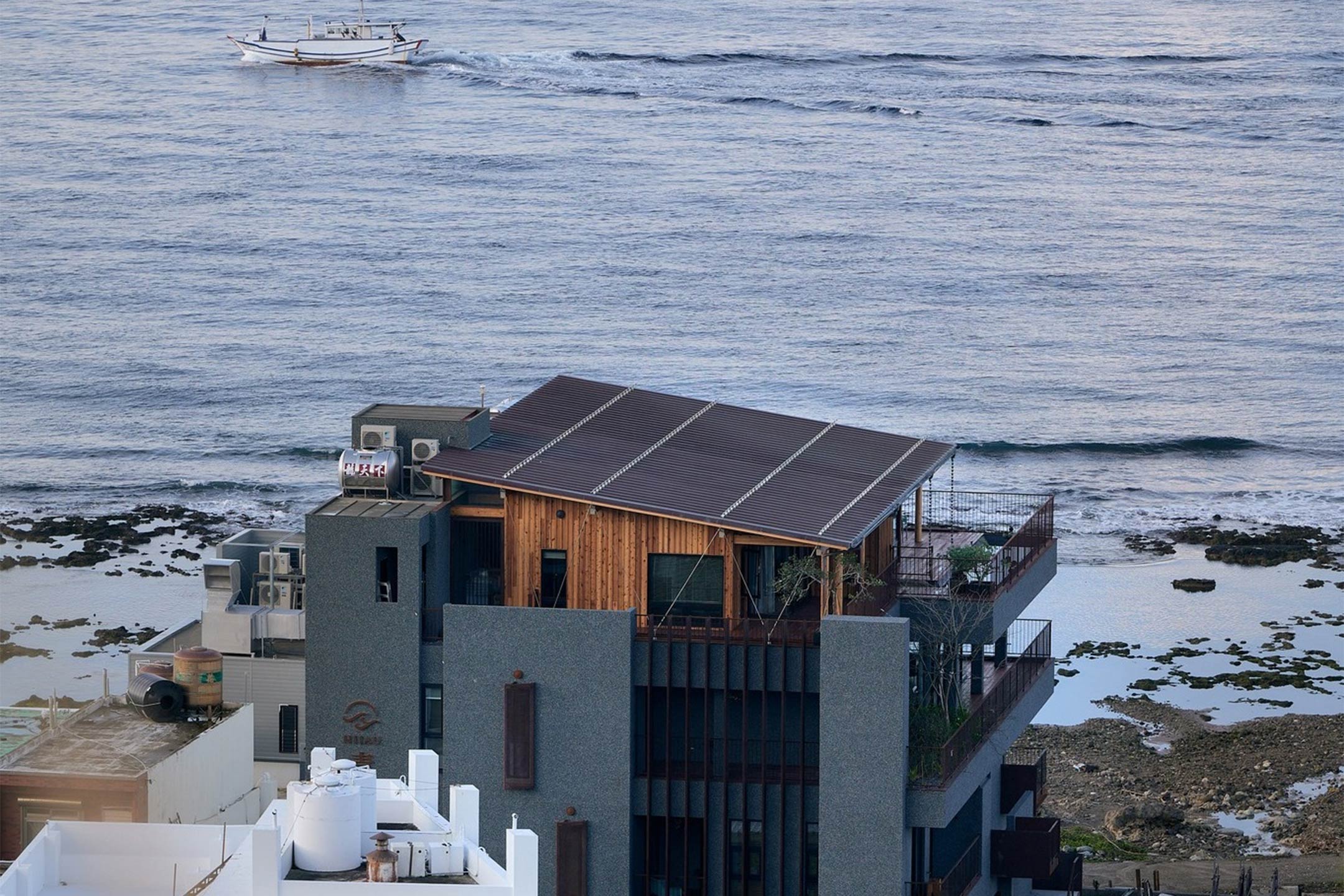 【住的基本】沖繩與台灣：亞熱帶、島嶼及復甦的木建築風景